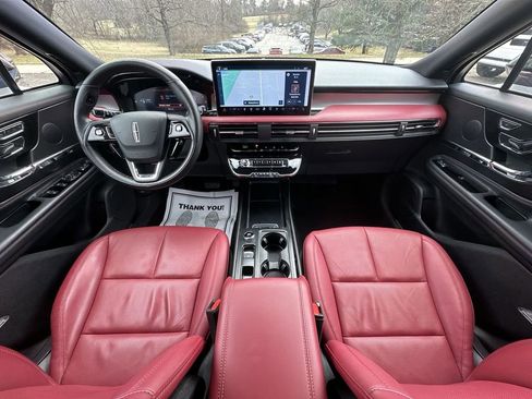 Used 2025 Lincoln Corsair Reserve FWD image 21