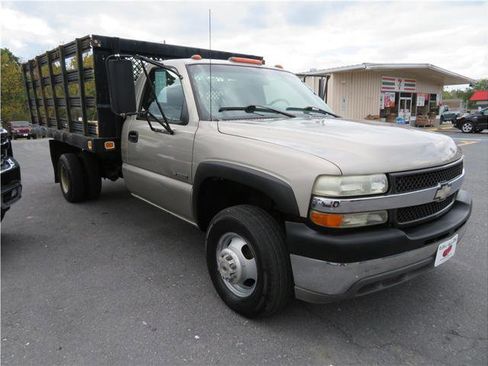 Used 2001 Chevrolet Silverado 3500 2WD Regular Cab image 24