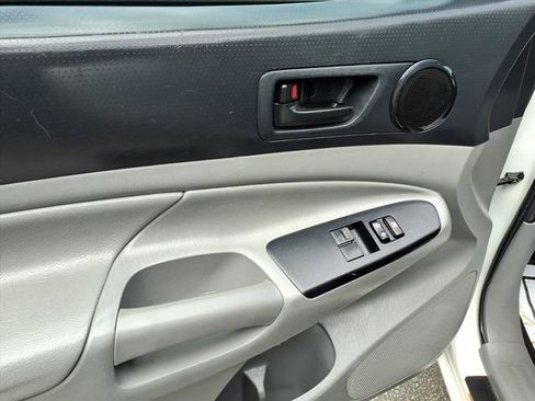 Used 2015 Toyota Tacoma 2WD Access Cab w/ Convenience Package image 11