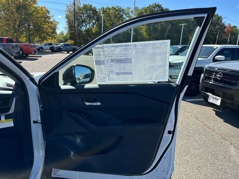 New 2026 Nissan Rogue SV image 25