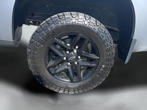 Used 2024 Chevrolet Silverado 1500 LT Trail Boss w/ Convenience Package II AWD/4WD image 22