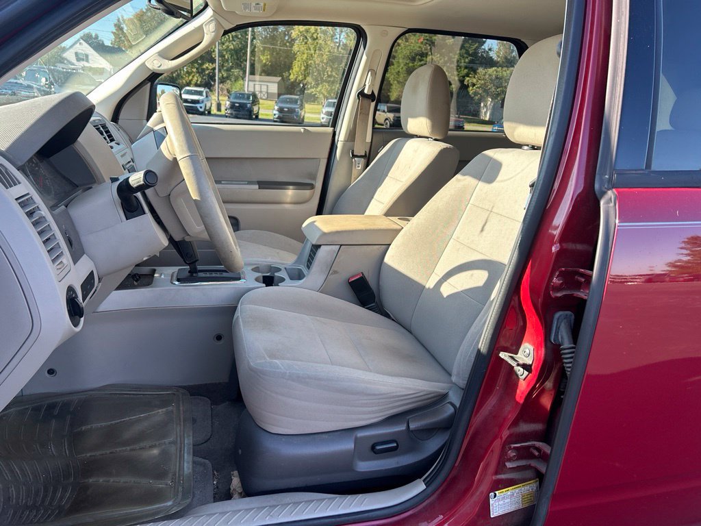 Used 2011 Ford Escape XLT w/ 201A Rapid Spec Order Code AWD/4WD image 10
