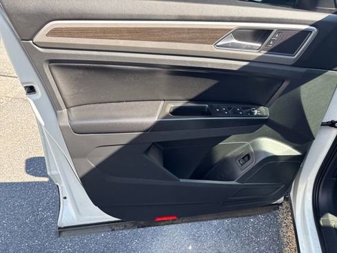 Used 2018 Volkswagen Atlas SE image 16