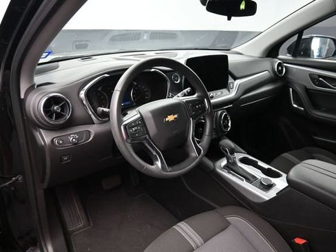 Used 2025 Chevrolet Blazer LT FWD image 18