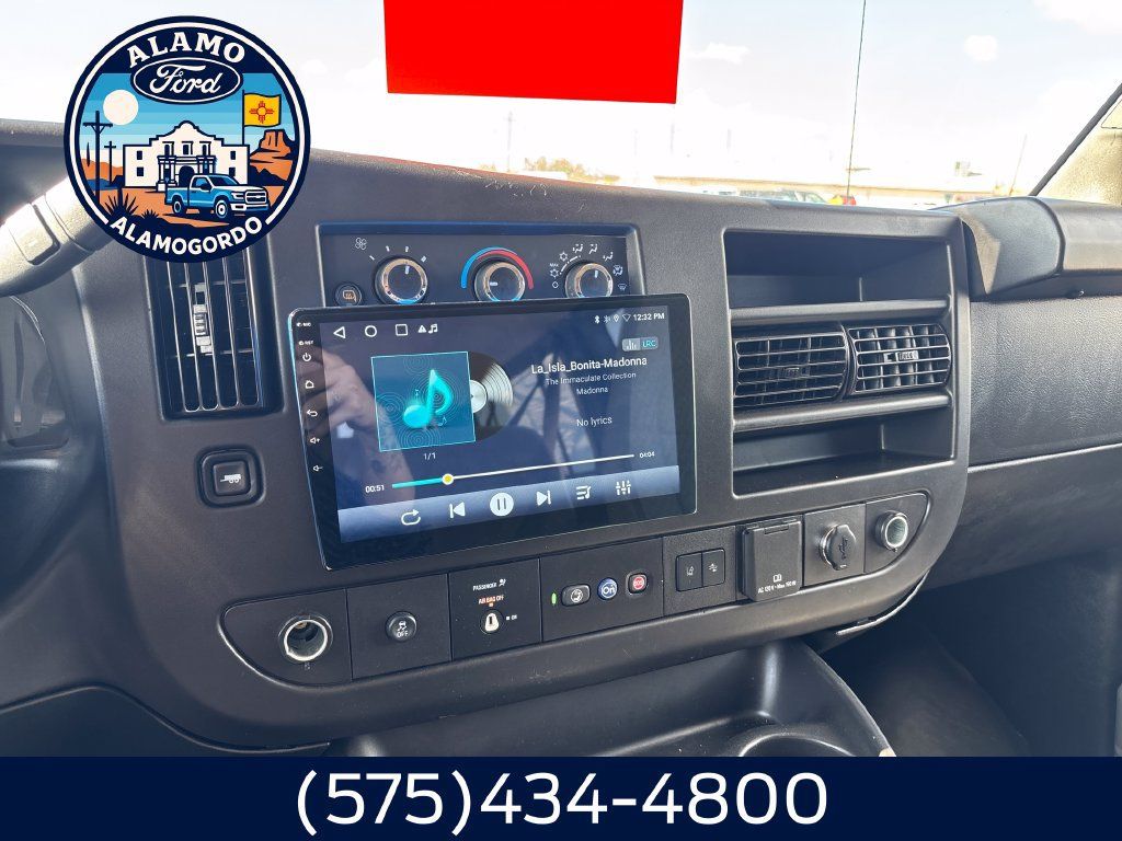 Used 2022 Chevrolet Express 3500 LT w/ LT Preferred Equipment Group RWD image 7