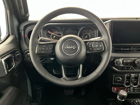 New 2025 Jeep Gladiator Rubicon AWD/4WD image 12