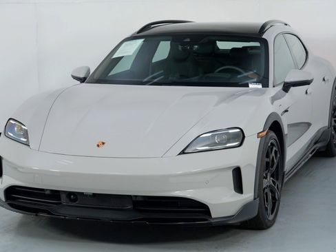 Used 2025 Porsche Taycan 4S w/ Premium Package image 53