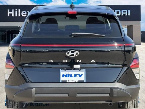 New 2026 Hyundai Kona SE image 5