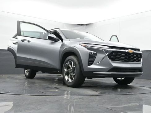 New 2026 Chevrolet Trax LT w/ Driver Confidence Package FWD image 65