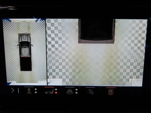 Used 2025 GMC Sierra 2500 AT4X w/ AT4X AEV Edition image 17