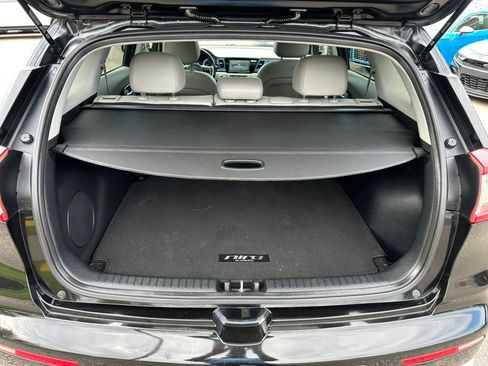 Used 2018 Kia Niro Touring FWD image 31