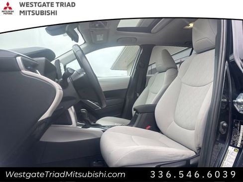 Used 2022 Toyota Corolla Cross LE w/ Moonroof Package AWD/4WD image 7