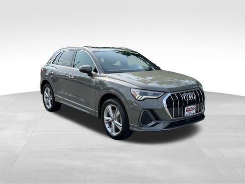 Used 2024 Audi Q3 2.0T Premium AWD/4WD image 4