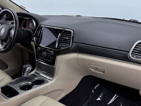 Used 2019 Jeep Grand Cherokee Limited image 38