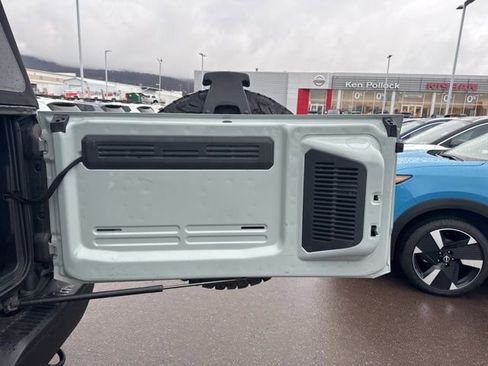 Used 2023 Ford Bronco Badlands image 19