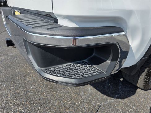 Used 2024 GMC Sierra 1500 SLT image 32