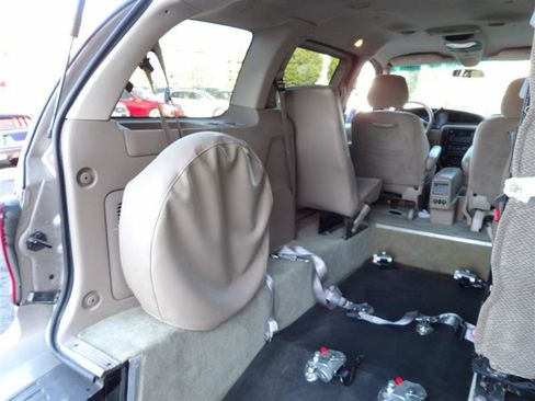 Used 2003 Ford Windstar SE image 11