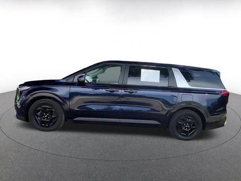 Used 2026 Kia Carnival FWD image 8