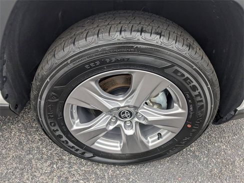 Used 2025 Toyota RAV4 XLE image 11