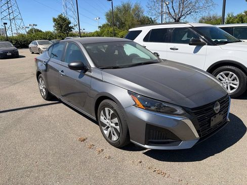 Used 2025 Nissan Altima 2.5 S FWD image 1