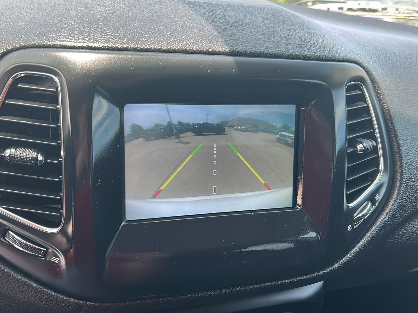 Used 2020 Jeep Compass Latitude FWD image 7