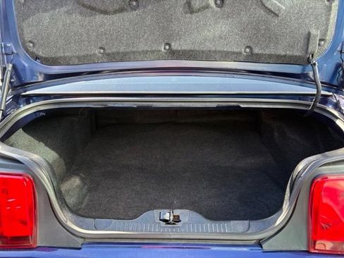 Used 2012 Ford Mustang GT Premium w/ Electronics Pkg RWD image 27