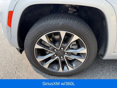 Used 2021 Jeep Grand Cherokee L Overland w/ Luxury Tech Group IV AWD/4WD image 13