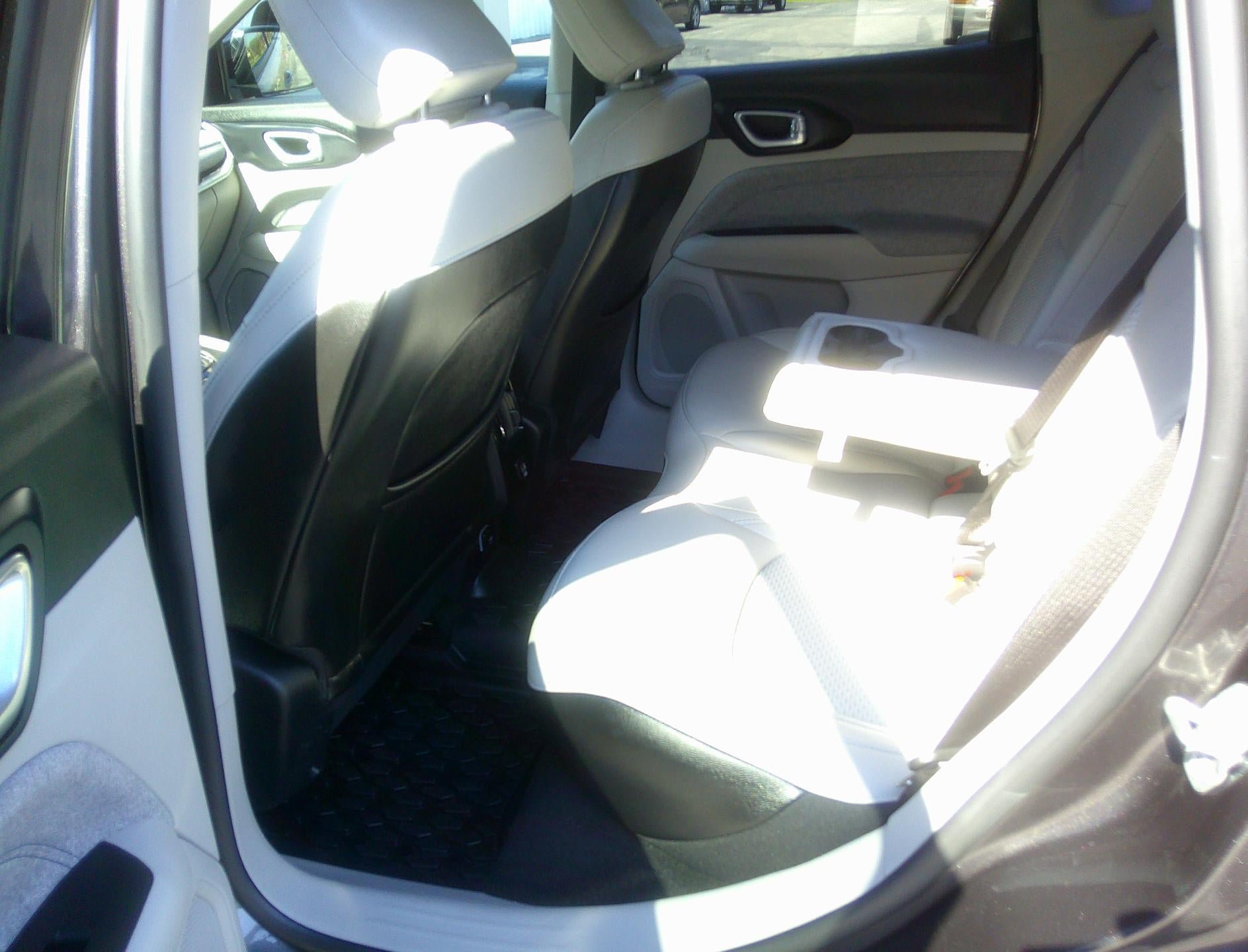 Used 2022 Jeep Compass Latitude FWD image 10