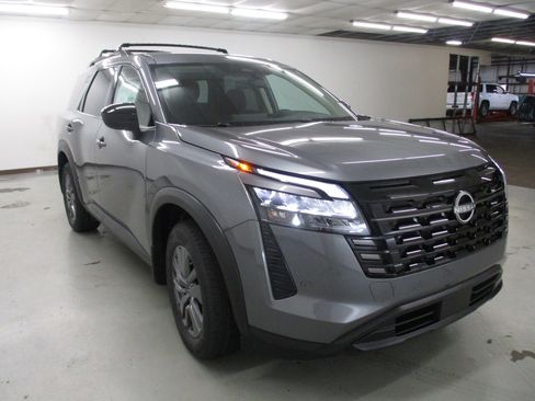 New 2026 Nissan Pathfinder SV AWD/4WD image 3
