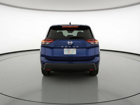 Used 2025 Nissan Rogue SV image 7
