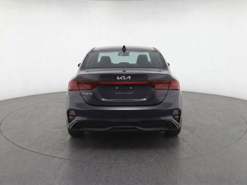 Used 2023 Kia Forte LXS w/ LXS Technology Package FWD image 5