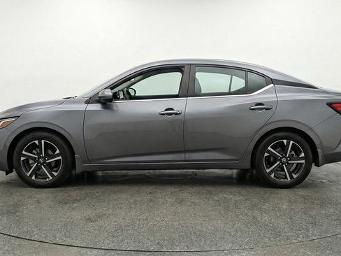 Used 2025 Nissan Sentra SV image 5