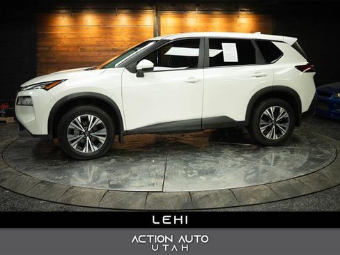 Used 2023 Nissan Rogue SV image 1