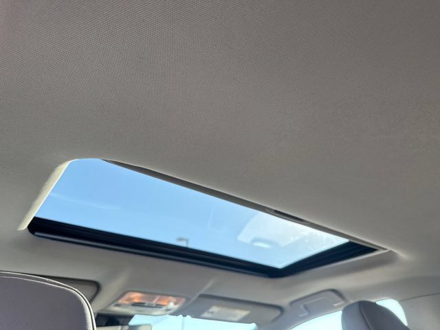 Used 2018 Toyota Highlander XLE AWD/4WD image 17
