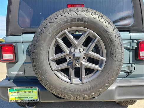 Used 2024 Jeep Wrangler Sport S image 11
