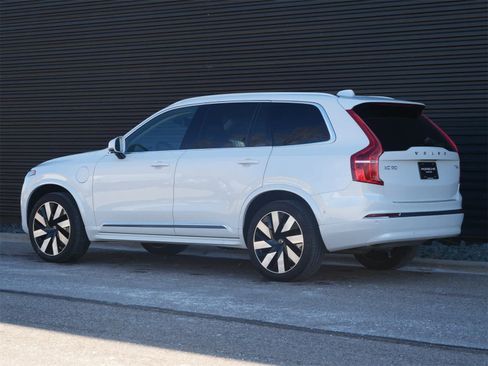 Used 2025 Volvo XC90 T8 Plus w/ Protection Package Premier image 3