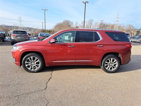 Used 2018 Chevrolet Traverse Premier image 2