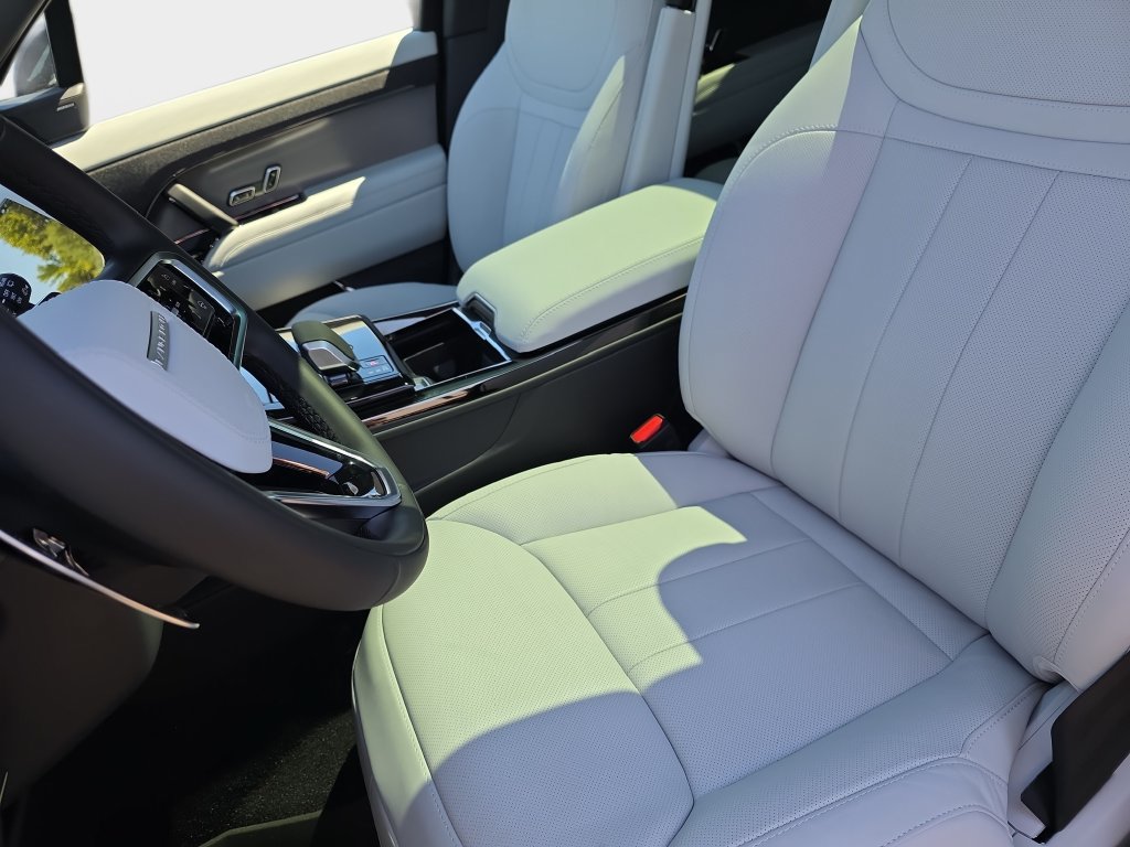 New 2026 Land Rover Range Rover Sport SE AWD/4WD image 12