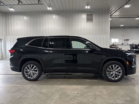 Used 2025 Buick Enclave Preferred AWD/4WD image 5