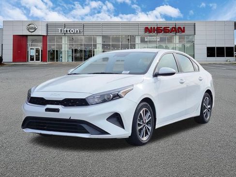 Used 2024 Kia Forte LXS FWD image 8