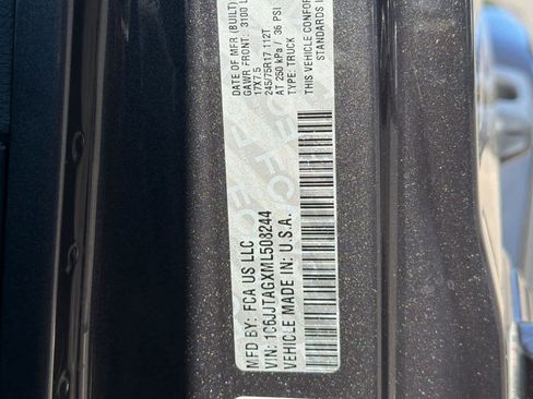 Used 2021 Jeep Gladiator Sport AWD/4WD image 28