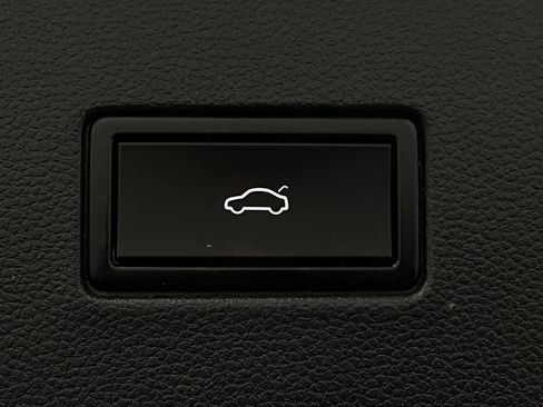 Used 2018 Volkswagen Atlas SEL image 8