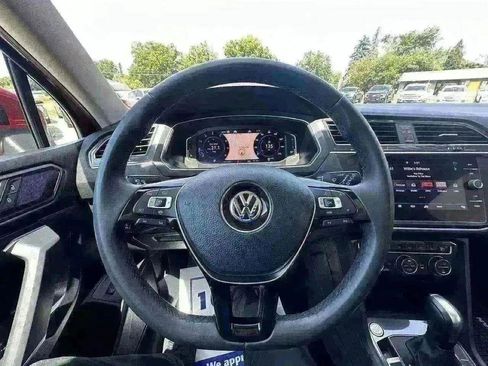 Used 2020 Volkswagen Tiguan SEL image 10