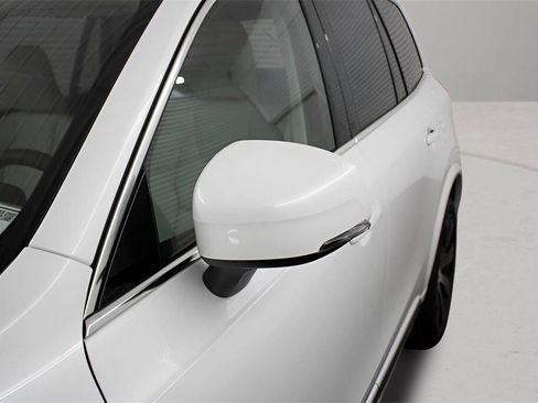 New 2025 Volvo XC90 T8 Plus w/ Protection Package Premier image 7