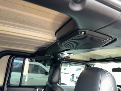 Used 2020 Jeep Gladiator Sport w/ Quick Order Package 24S image 15