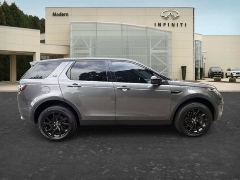 Used 2019 Land Rover Discovery Sport SE AWD/4WD image 4