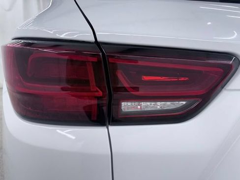 Used 2024 Chevrolet Blazer LT w/ Convenience Package FWD image 10