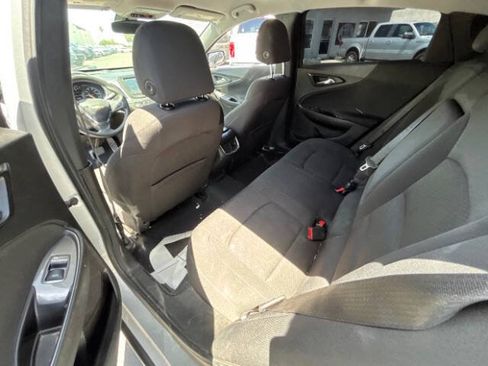 Used 2017 Chevrolet Malibu LT FWD image 15