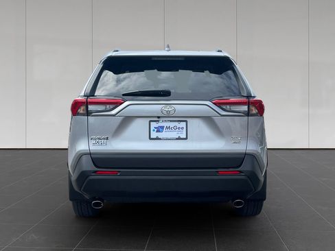 Used 2021 Toyota RAV4 XLE w/ Convenience Package image 4