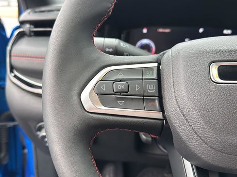 Used 2024 Jeep Compass Trailhawk w/ Trailhawk Elite Group image 18